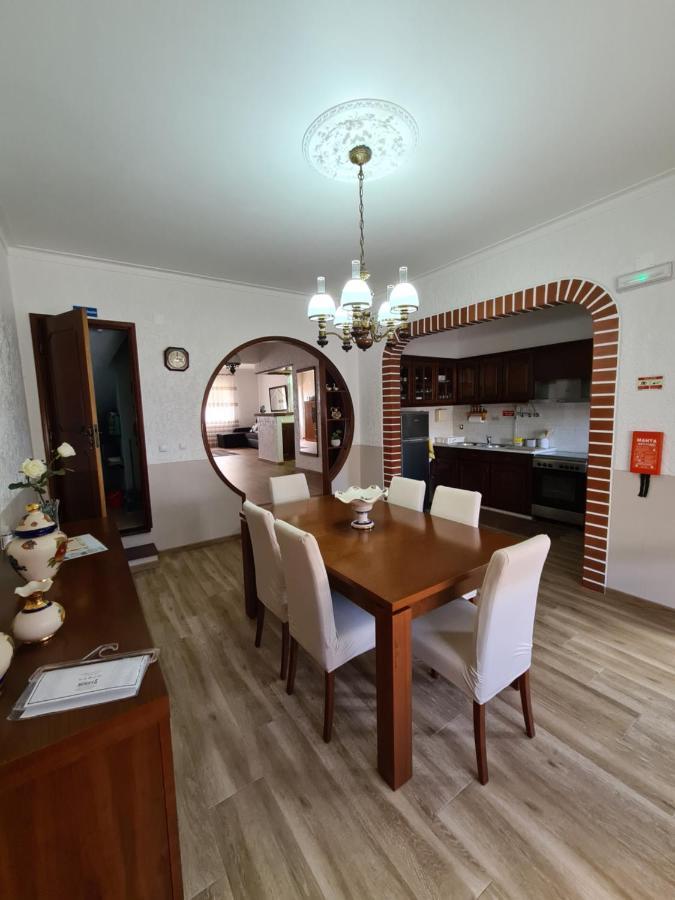 Gomes & Fortunato House Casais Brancos エクステリア 写真