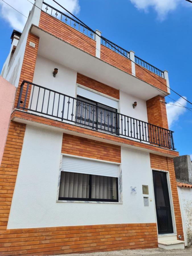 Gomes & Fortunato House Casais Brancos エクステリア 写真