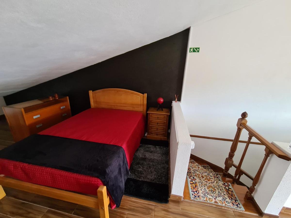Gomes & Fortunato House Casais Brancos エクステリア 写真