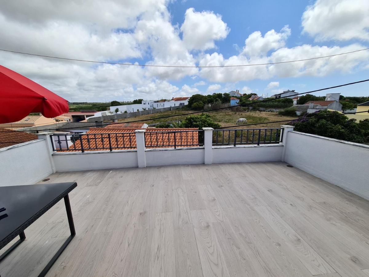 Gomes & Fortunato House Casais Brancos エクステリア 写真